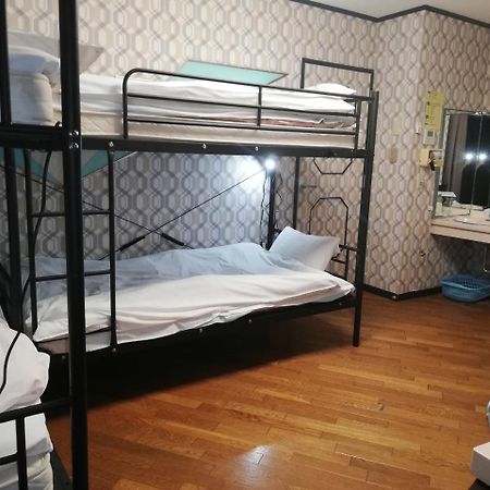 Family & Bakpak Tokyo Hostel Ngoại thất bức ảnh